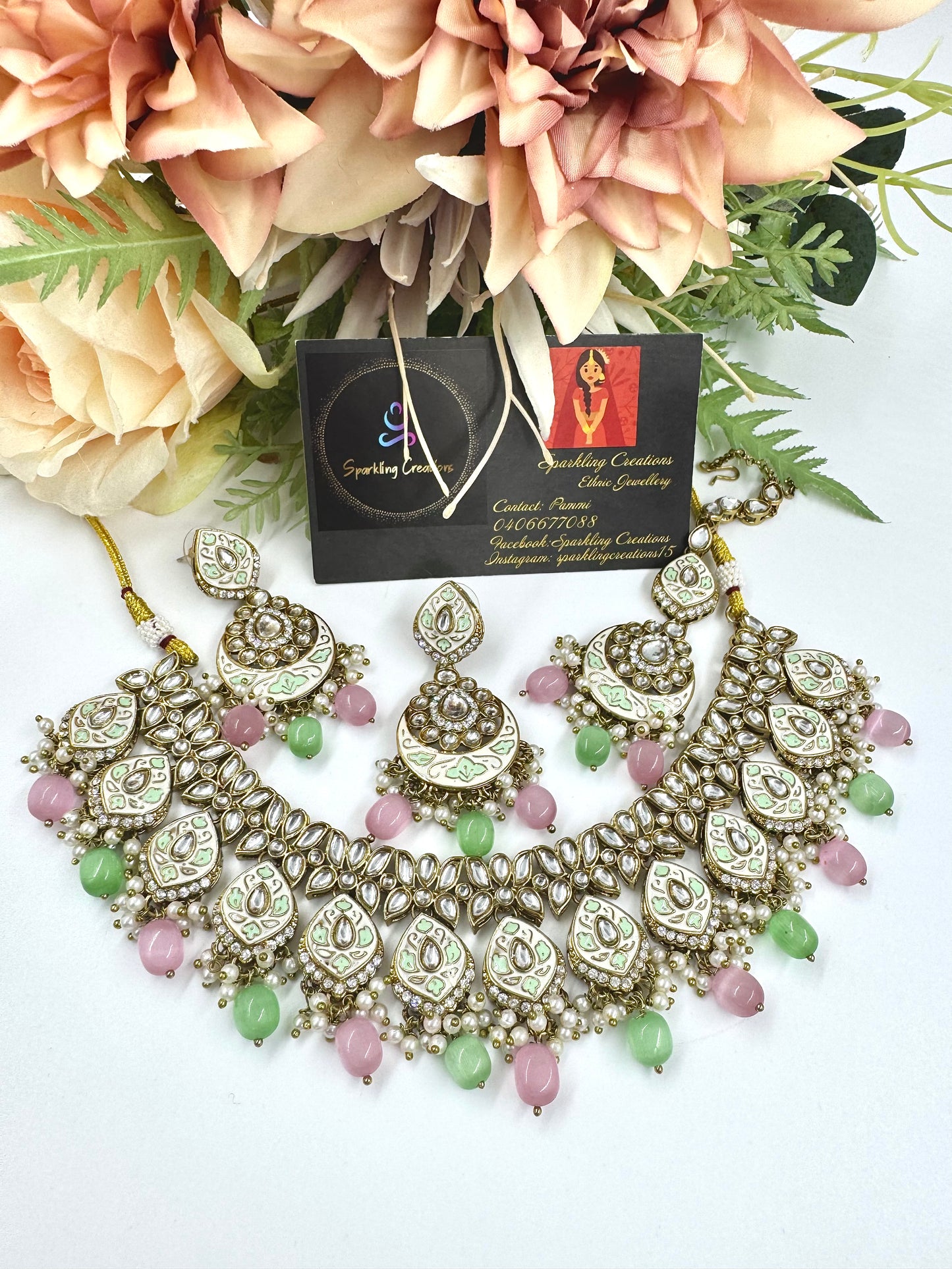 Avni Necklace Set