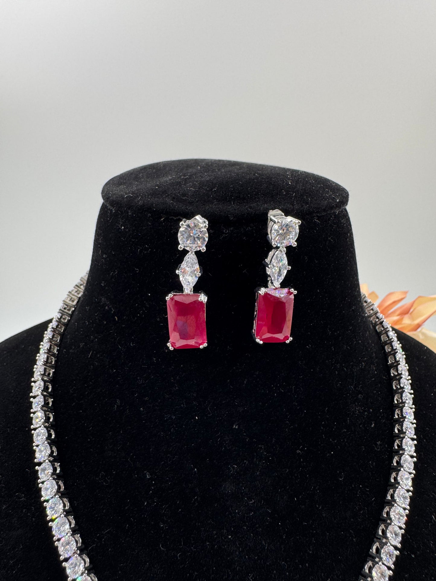 Sheela Necklace Set