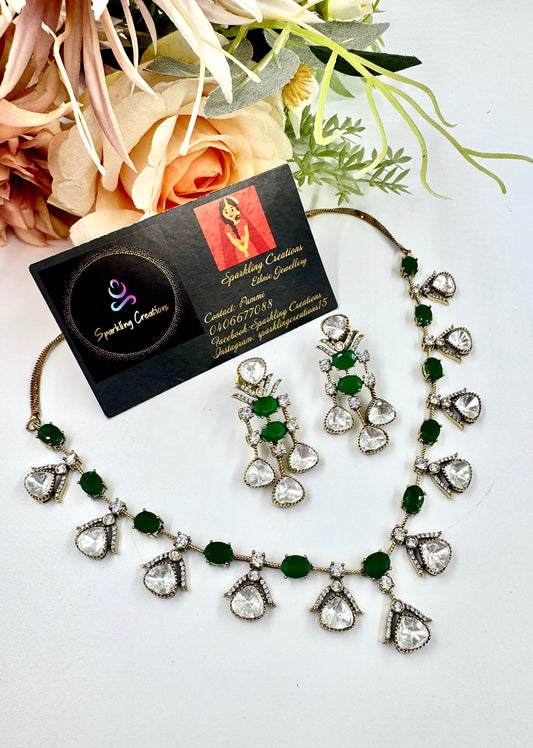 Safa Necklace Set