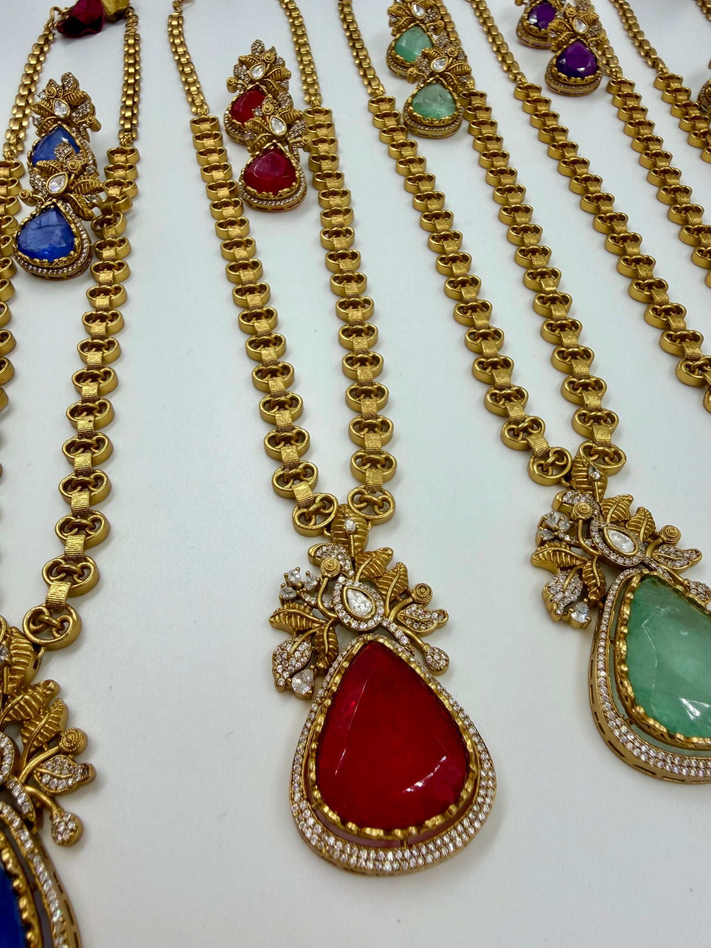 Gia Long Necklace Set