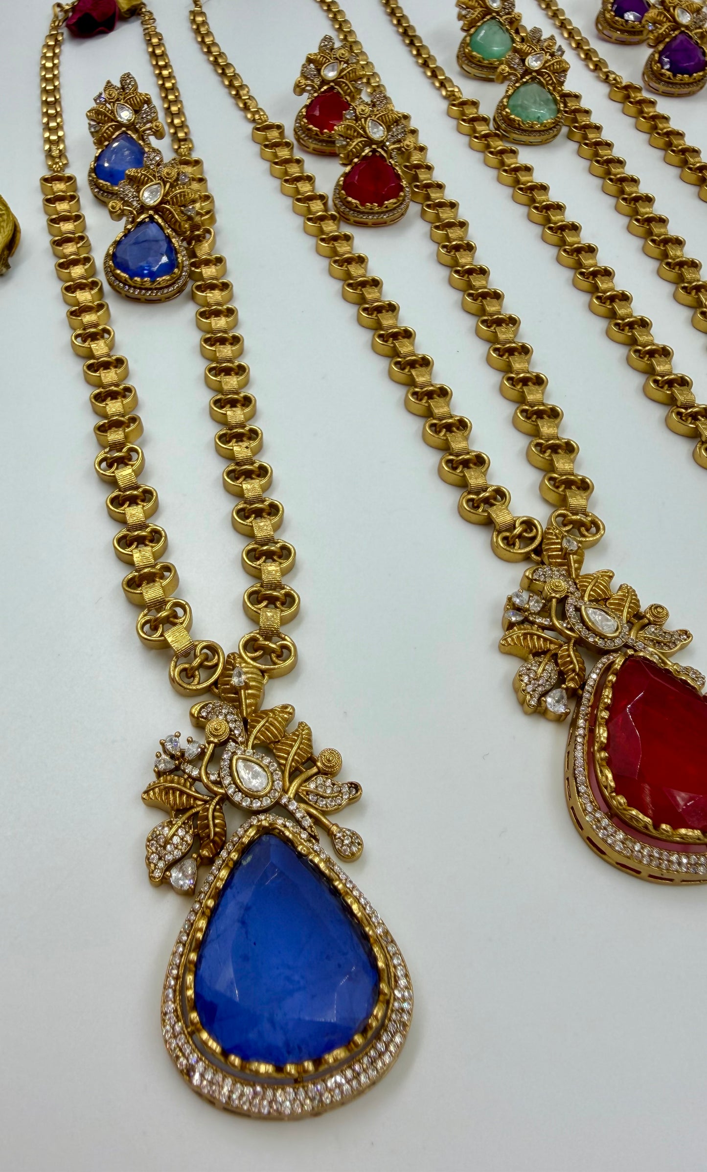 Gia Long Necklace Set