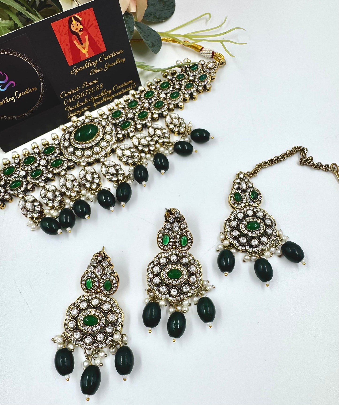 Fari Necklace Set