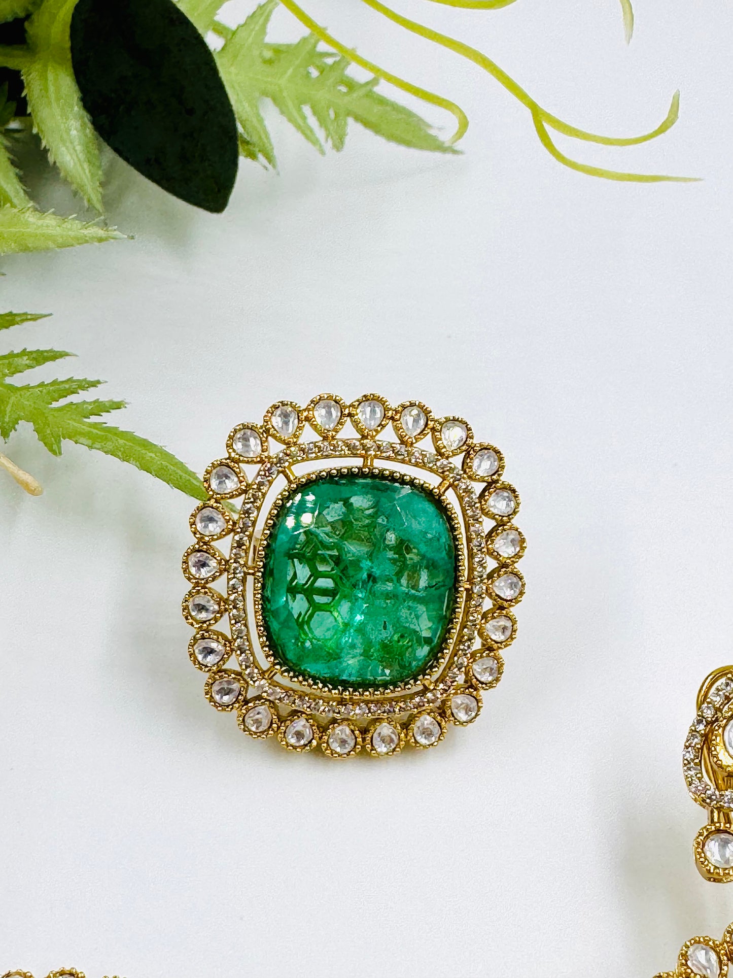 Raima Necklace Set