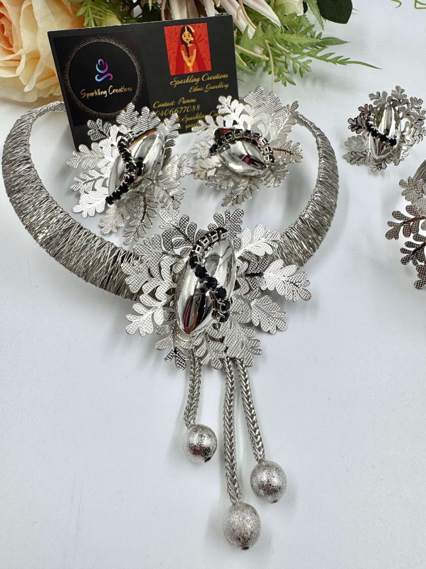 Vineeta Necklace Set