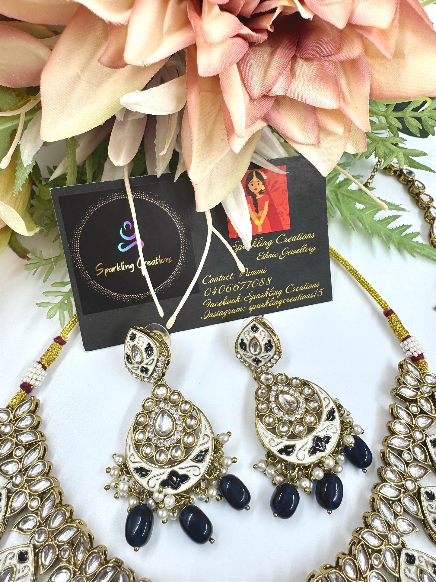Avni Necklace Set