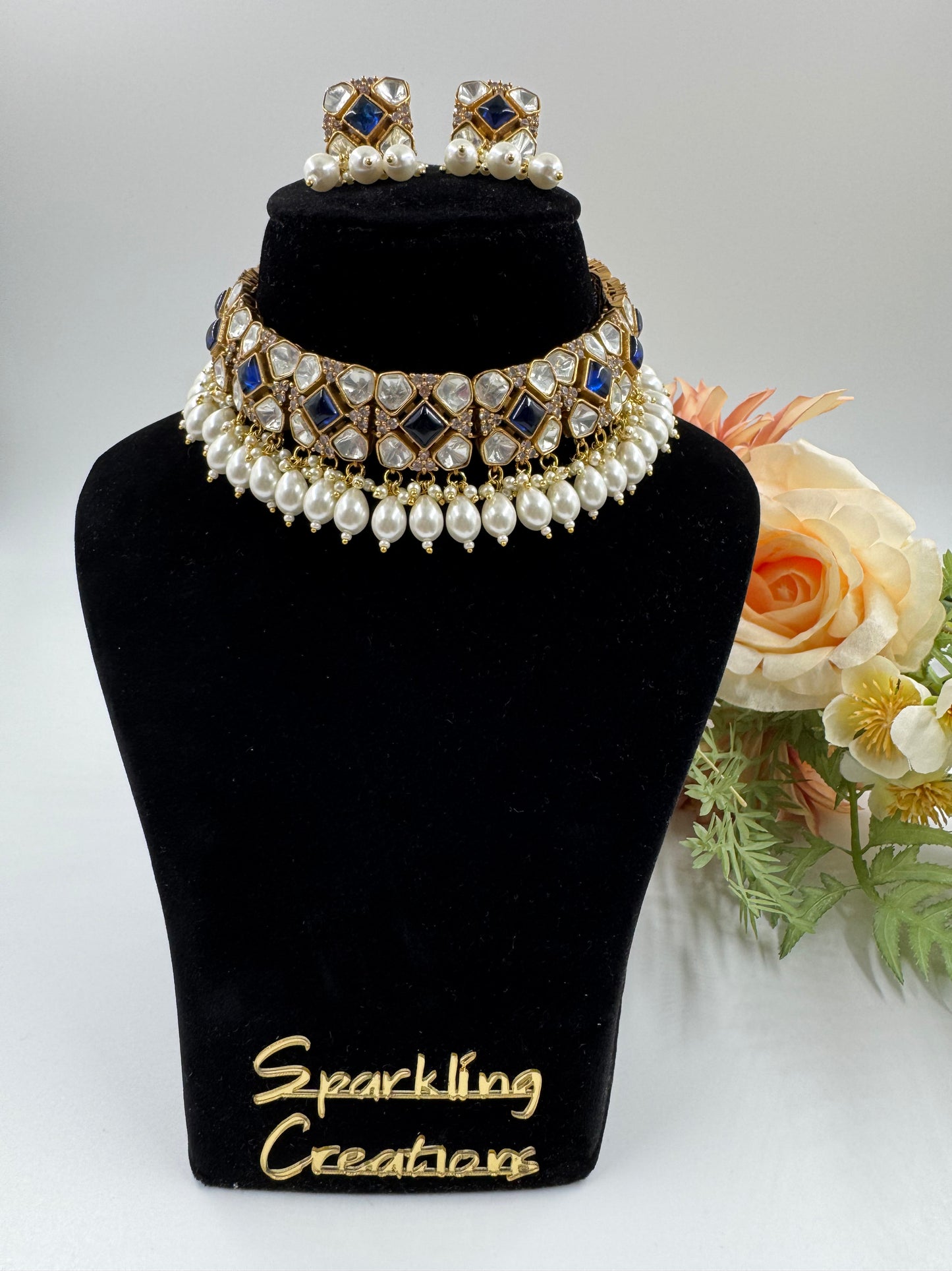Taanvi Choker Set