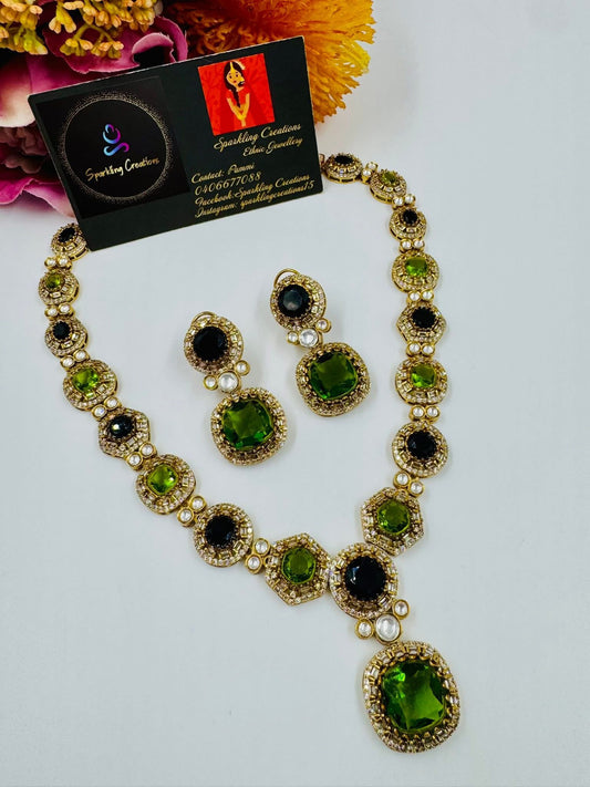 ROOP NECKLACE SET